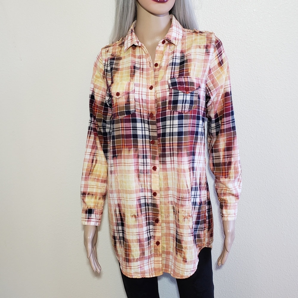 SALE Custom buttonup size small - Picture 4 of 9